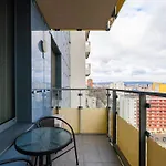 דירה Bright With Parking & Balcony ברטיסלאבה