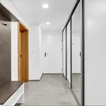 Bright With Parking & Balcony ברטיסלאבה