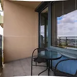 Bright With Parking & Balcony דירה *