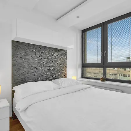 Apartman Bright With Parking & Balcony *