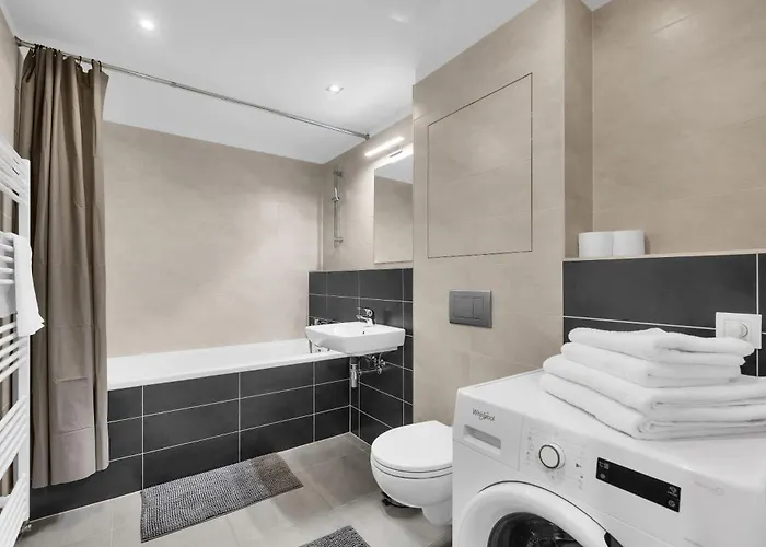 Apartman Bright With Parking & Balcony