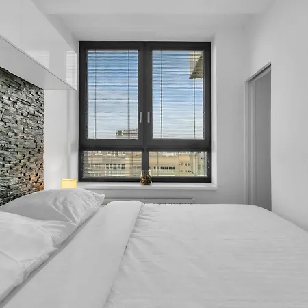 Bright With Parking & Balcony Apartamento