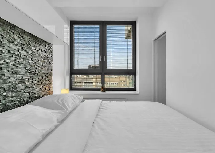 Bright With Parking & Balcony Apartamento